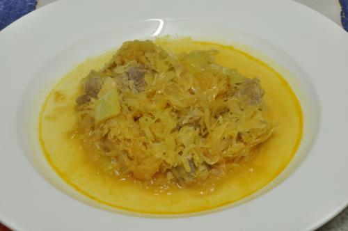 Vepřové maso s kysaným zelím  – Snadné recept z Bulharsko kuchyně, hotový za 30 - 45 minut